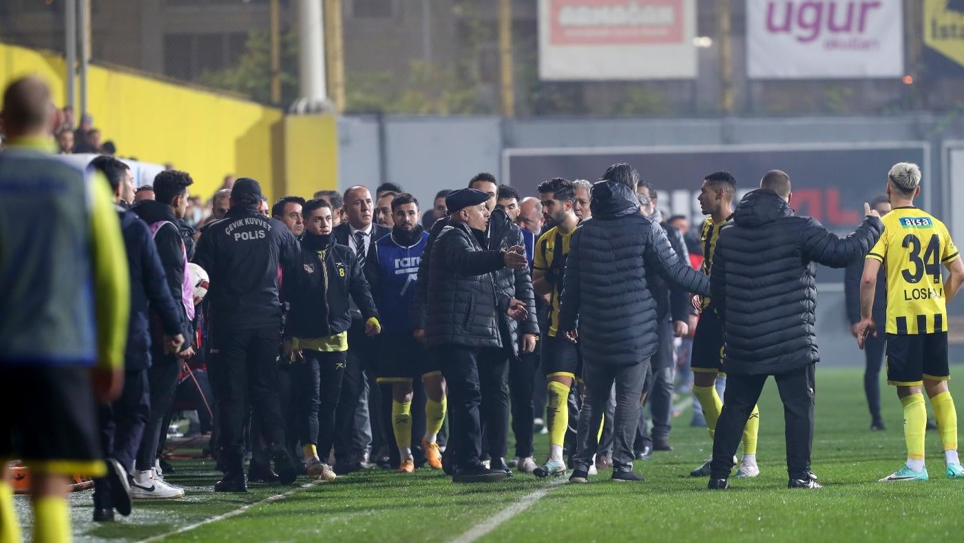 Turkish club president pulls team