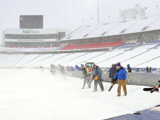 Snow-bound Bills Fans