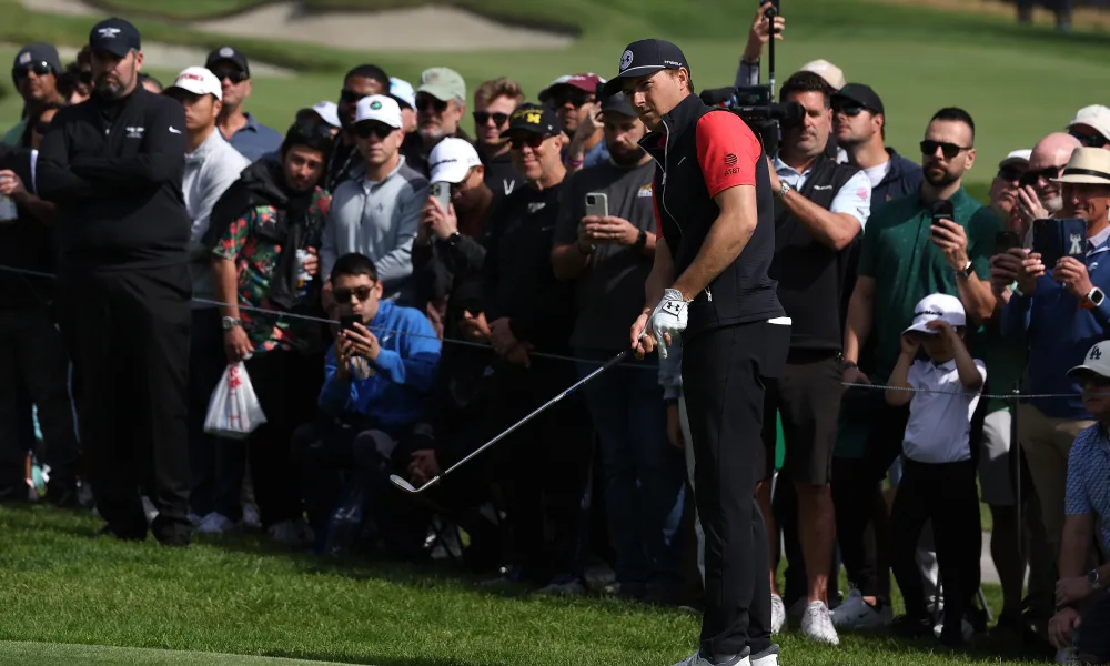 Spieth disqualified by outdated rule