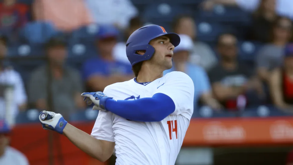 Florida's Caglianone homers in ninth straight game
